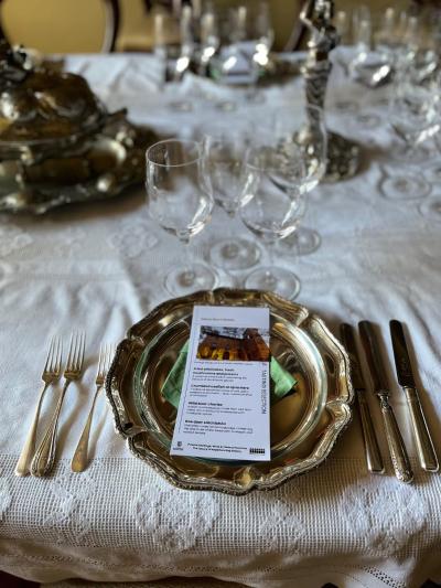 cena privada en palacio de los mencos